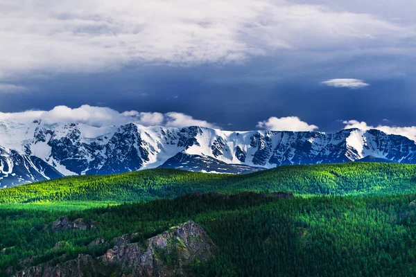 Az északi Chuyskiy hegység. Az Altaj hegy — Stock Fotó