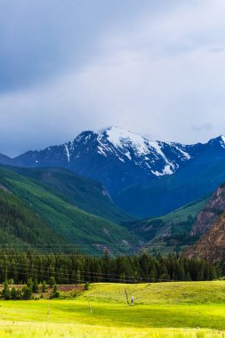 Kuzey-Chuyskiy sırt ve güç hatları. Gorny Altai, Rusya Federasyonu