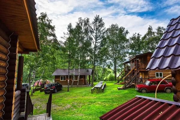 Café - Hotel "barsugan". altairepublik russland — Stockfoto