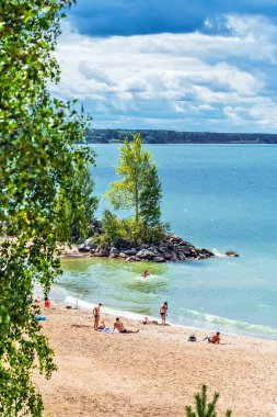 Ob denizinde dinlenin. Berdsk, Novosibirsk region, Rusya Federasyonu