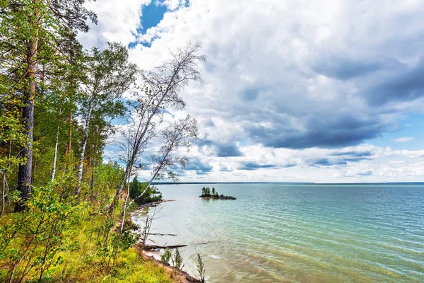 Ob denizinde dinlenin. Berdsk, Novosibirsk region, Rusya Federasyonu