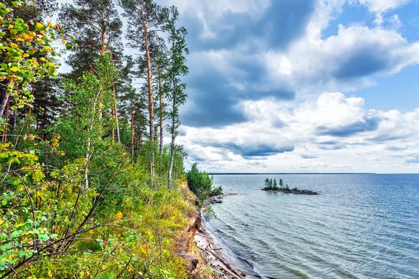Ob denizinde dinlenin. Berdsk, Novosibirsk region, Rusya Federasyonu