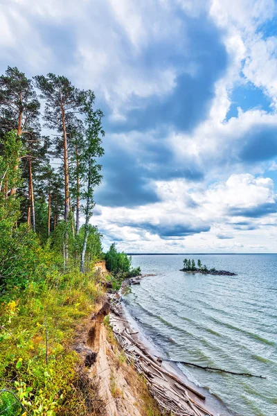Ob denizinde dinlenin. Berdsk, Novosibirsk region, Rusya Federasyonu
