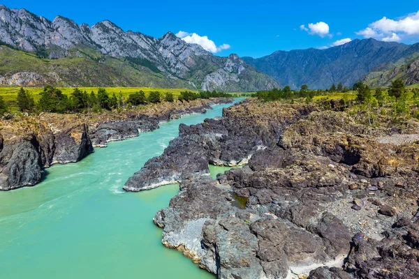 Hızlı katun nehri. Gorny Altay, Sibirya, Rusya Federasyonu