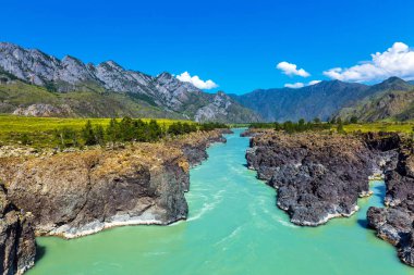 Hızlı katun nehri. Gorny Altay, Sibirya, Rusya Federasyonu