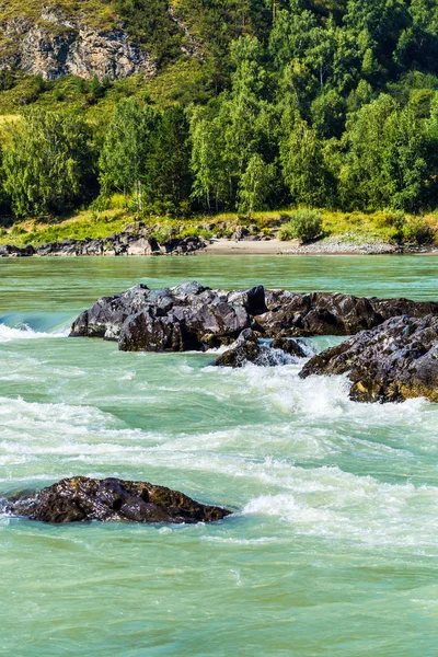 Elandinskaya kaskady na rzece Katun. Gorny Altai, Syberia — Zdjęcie stockowe