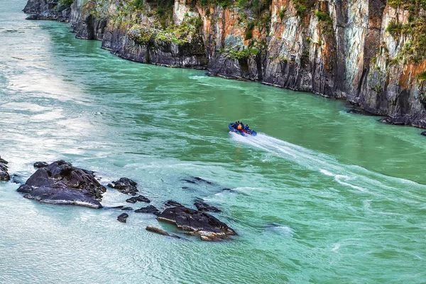 Katun River. The Village Of Chemal, Altai Mountains,Russia — Stock Photo, Image