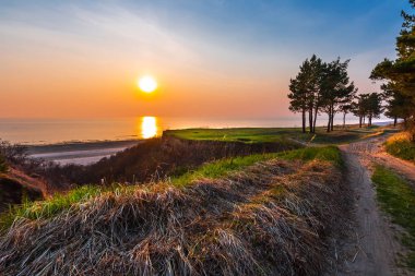 Ob nehri üzerinde gün batımı. Novosibirsk, Rusya Federasyonu