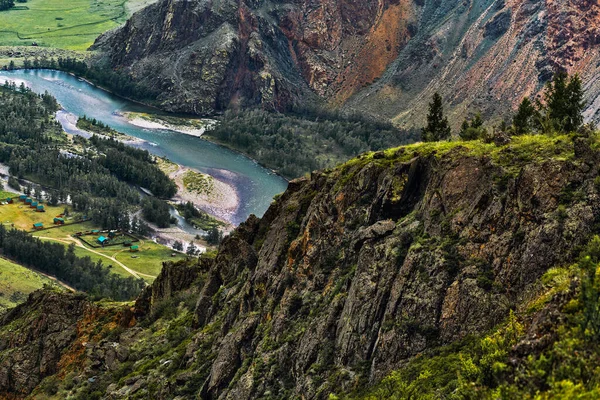 Chulyshman nehri vadisi. Rusya, Güney Sibirya, Altai Cumhuriyeti, Ulagansky Bölgesi