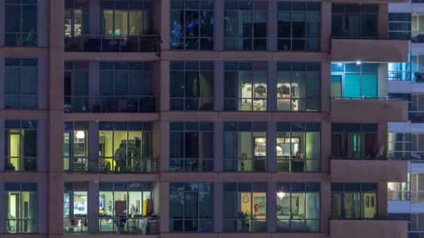 晚上 timelapse 的摩天大楼的窗户 — 图库视频影像