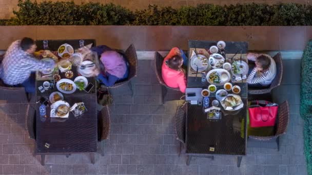 现代路堤 timelapse 著名的迪拜码头咖啡馆和餐厅. — 图库视频影像