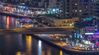 Dubai Yat limanı manzarası, gece timelapse üzerinde su kanalı.