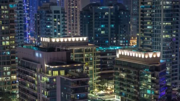 A Dubai Marina skyline a timelapse éjszakai víz-csatorna. — Stock videók