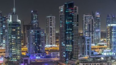 Dubai Yat limanı manzarası, gece timelapse üzerinde su kanalı.
