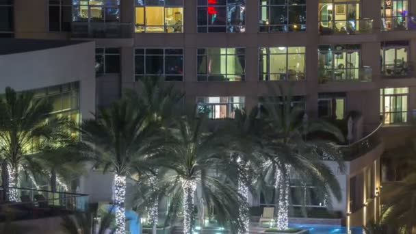 屋顶游泳池在迪拜滨海夜 timelapse — 图库视频影像