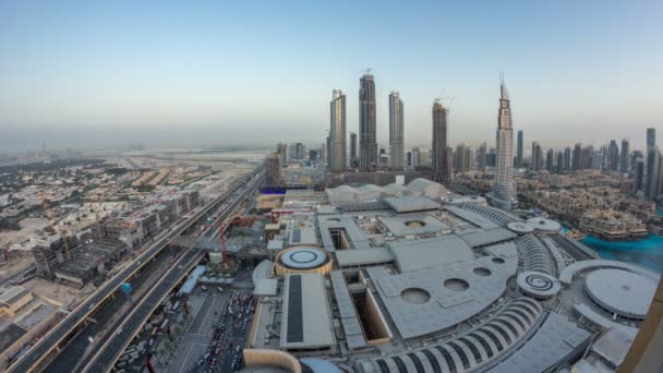 Dubai céntrico día a noche timelapse. Vista superior desde arriba — Vídeos de Stock