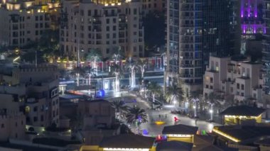 Dubai şehir gece timelapse. Üstten üstten görünüm