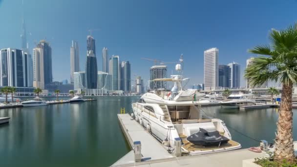 Vista panorámica del timelapse de la bahía de negocios y la zona centro de Dubai — Vídeos de Stock