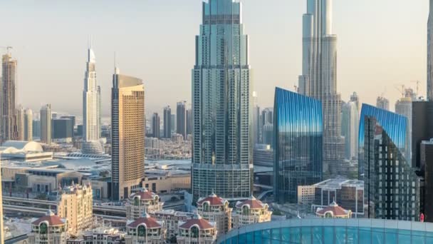 迪拜市中心天际线日落 timelapse 与最高的建筑和酋长扎耶德道路交通, 阿联酋 — 图库视频影像