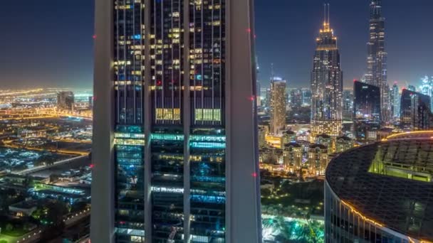 Dubai baixa skyline noite timelapse com edifício mais alto e Sheikh Zayed tráfego rodoviário, Emirados Árabes Unidos — Vídeo de Stock