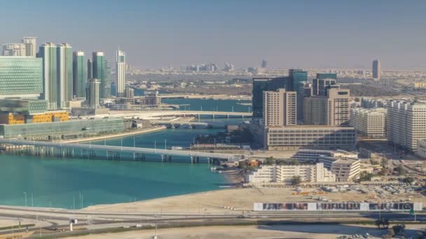 Skyline aereo del centro di Abu Dhabi da sopra timelapse — Video Stock