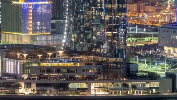 Skyline aereo del centro di Abu Dhabi da sopra timelapse notte — Video Stock