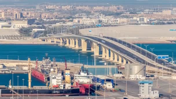 Abu Dabi 'deki yeni Şeyh Halife Köprüsü Zaman Alanı, Birleşik Arap Emirlikleri — Stok video