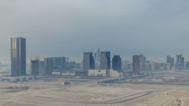 Bâtiments sur l'île Al Reem à Abu Dhabi timelapse d'en haut. — Video
