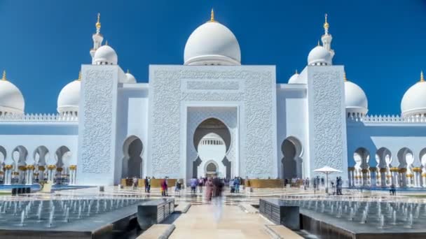 Sjeik Zayed Grand Moskee timelapse in Abu Dhabi, de hoofdstad van de Verenigde Arabische Emiraten — Stockvideo