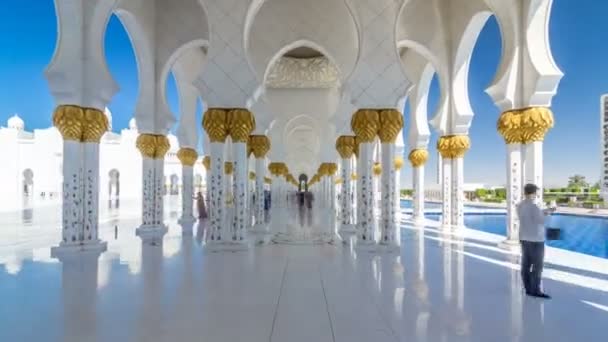 Sheikh Zayed Grande Mesquita hiperlapso de tempo em Abu Dhabi, a capital dos Emirados Árabes Unidos — Vídeo de Stock