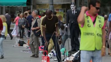 Pandomim meydanında Puerta del Sol Madrid, İspanya genel eğlendirmek