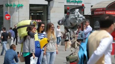 Pandomim meydanında Puerta del Sol Madrid, İspanya genel eğlendirmek