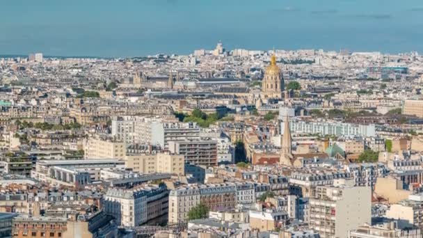 Flygfoto panorama ovanför hus hustak i en Paris timelapse — Stockvideo
