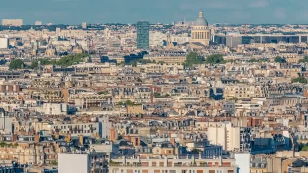 Panorama aéreo acima casas telhados em uma timelapse Paris — Vídeo de Stock