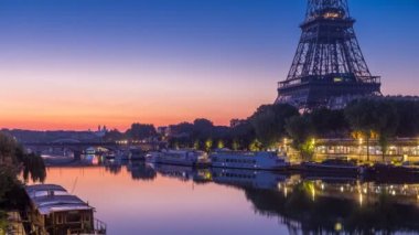 Eyfel Kulesi ve Seine nehri. Gün be gün, Paris, Fransa.