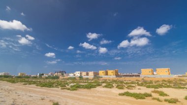 Cityscape Ajman Villa hazır ve constroction timelapse altında. Ajman Emirliği Ajman, Birleşik Arap Emirlikleri başkentidir. 4k