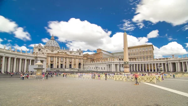 Peter Square Full Tourists Peter Basilica Egyptian Obelisk Vatican City — Stock Photo, Image