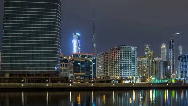 Dubai Bay Towers Night Timelapse Hyperlapse Вид Освещенные Небоскребы Новые — стоковое фото