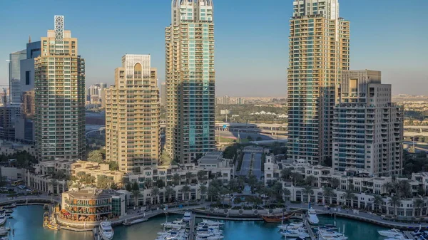 Dubai Marina Wolkenkratzer Zeitraffer Hafen Mit Luxusjachten Und Yachthafenpromenade Dubai — Stockfoto