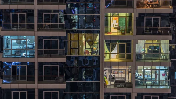 Świecące Windows Wieżowców Wieczór Timelapse Widok Nowoczesnych Wieżowców Mieszkalnych Dzielnicy — Zdjęcie stockowe