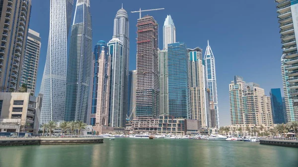 Panoráma Modern Felhőkarcolók Sétány Jachtok Dubai Marina Timelapse Val Kilátás — Stock Fotó