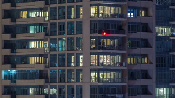 Akşam Timelapse Gökdelenlerin Parlayan Windows Görünümü Office Yüksek Katlı Binalarda — Stok fotoğraf