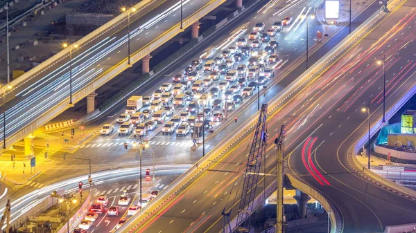 Κυκλοφορία Νύχτας Μια Πολυσύχναστη Διασταύρωση Στο Dubai Downtown Αυτοκινητόδρομο Εναέρια — Φωτογραφία Αρχείου