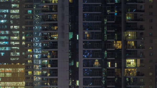 Gloeiende Ramen Van Wolkenkrabbers Bij Nacht Timelapse Weergave Van Moderne — Stockfoto