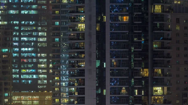 Gloeiende Ramen Van Wolkenkrabbers Bij Nacht Timelapse Weergave Van Moderne — Stockfoto