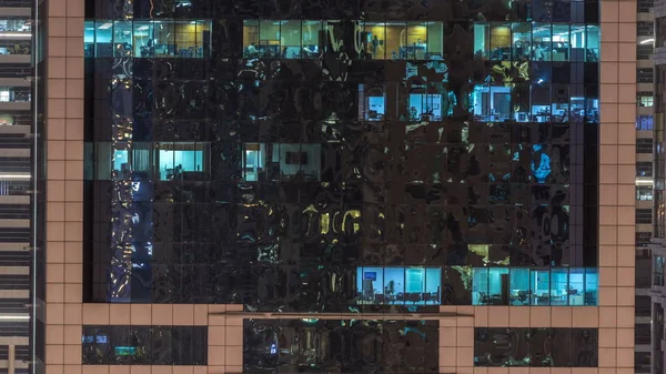 Ventanas Del Edificio Varios Pisos Iluminación Vidrio Acero Interior Personas —  Fotos de Stock