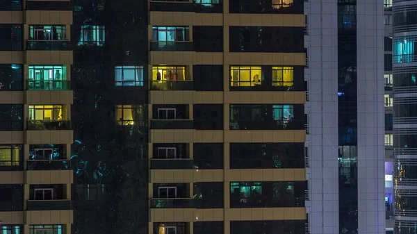 Ventanas Del Edificio Varios Pisos Iluminación Vidrio Acero Interior Personas —  Fotos de Stock