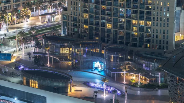 Dubai Timelapse Noche Céntrica Edificios Modernos Lujo Iluminados Fuentes Cerca —  Fotos de Stock