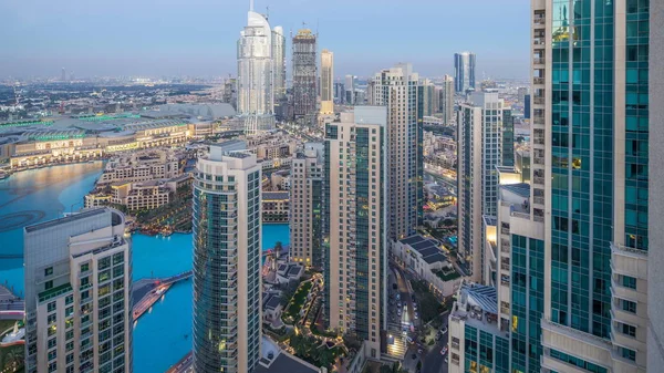 Dubai Innenstadt Tag Nacht Übergangszeit Beleuchtete Moderne Luxusgebäude Mit Springbrunnen — Stockfoto