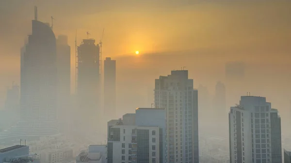 Mistige Ochtend Zonsopgang Het Centrum Van Dubai Timelapse Futuristische Uitzicht — Stockfoto